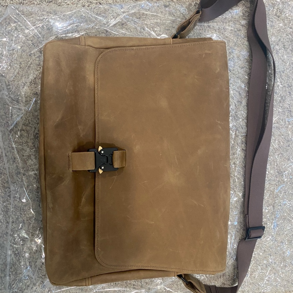 WaterField Executive Leather Messenger - Full Size in Grizzly Leather NWT